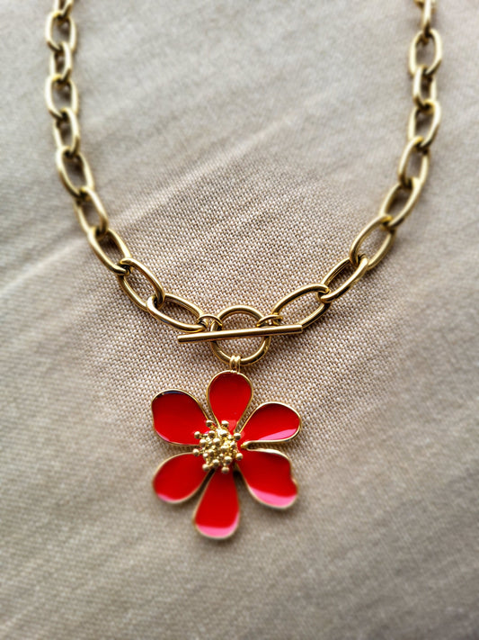 Collier maille avec pendentif à fleur rouge