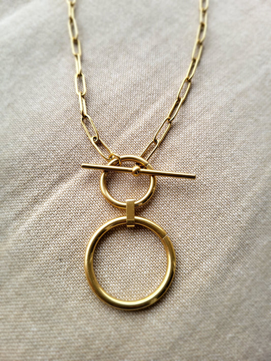 Collier doré avec fermoir cabillot